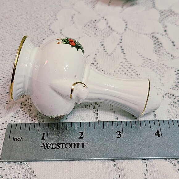 Rosina Queens Yuletide Salt Pepper Shakers 4" set scalloped Christmas holly gold - Picture 5 of 6